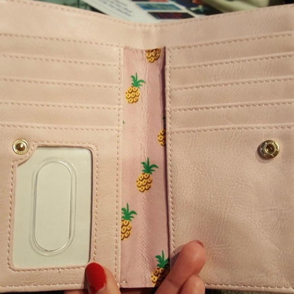 Loungefly Disney Stitch and Scrump Floral Bi-Fold Wallet - Picture 3 of 3